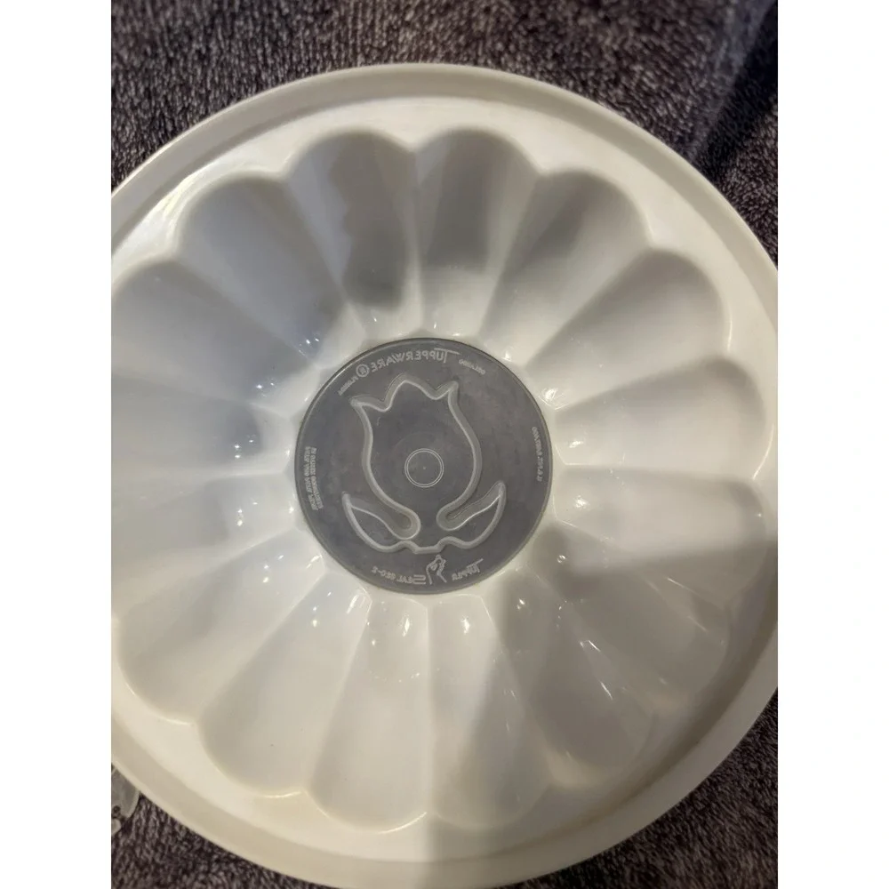 Vtg‎ Tupperware Jell-o Mold and Seal Lid Pattern Jel-Serve 616-2